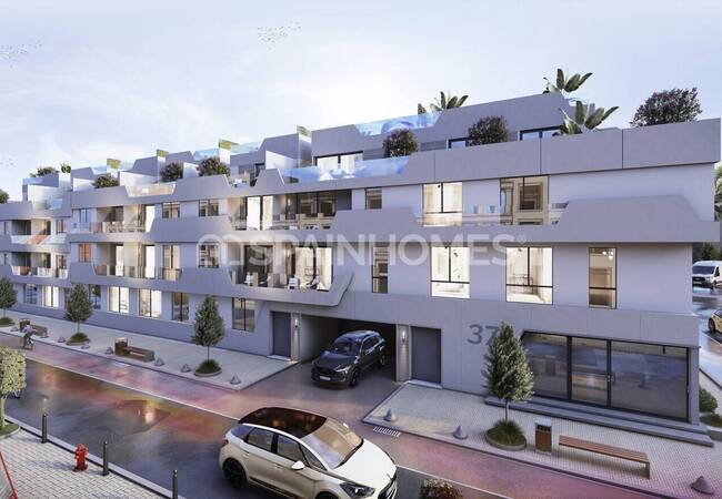 Mijas Las Lagunas'ta Olanaklara Yakın Ferah Daireler 2