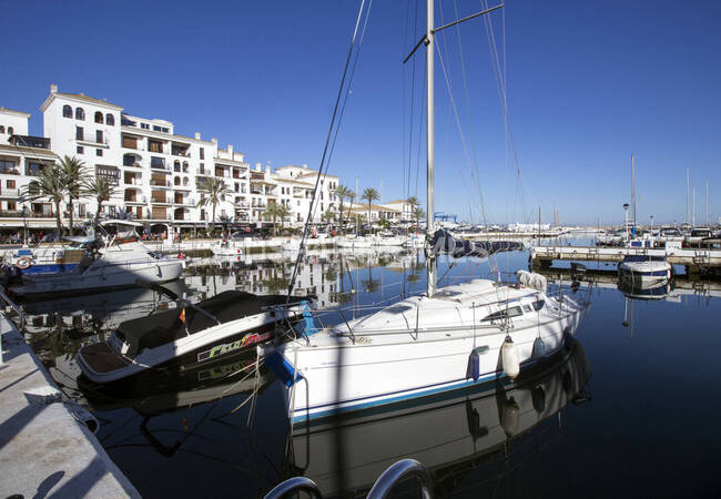 Málaga Manilva'da Deniz Manzaralı Çatı Katı Daire 5