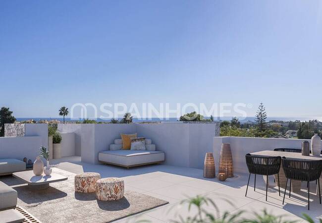 Marbella'da Deniz ve Şehir Manzaralı 5 Odalı Villalar 2