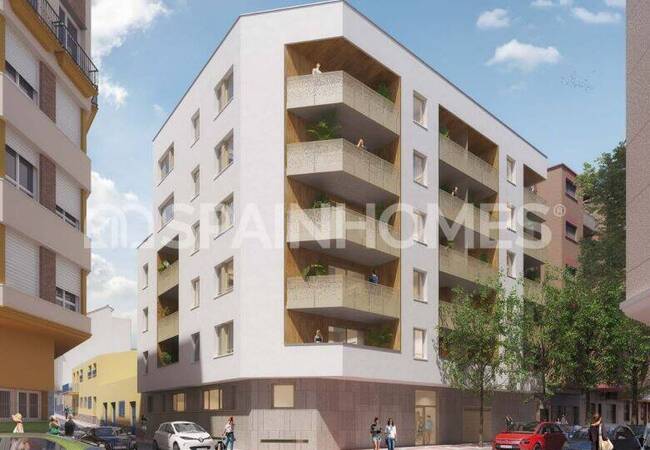 Malaga'da Havuzlu Site İçerisinde Ferah Daireler 1