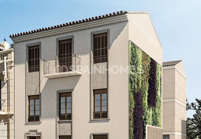 Beachfront Apartments in the Center of Malaga 4