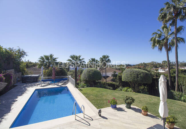 4-bedroom House with Sea View in Marbella Málaga 12