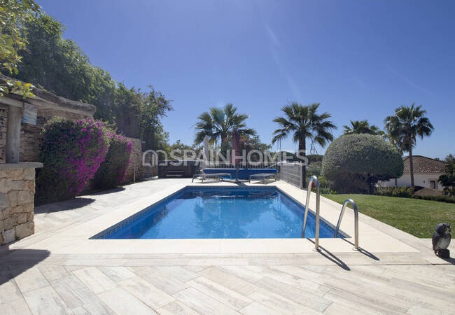 4-bedroom House with Sea View in Marbella Málaga 11