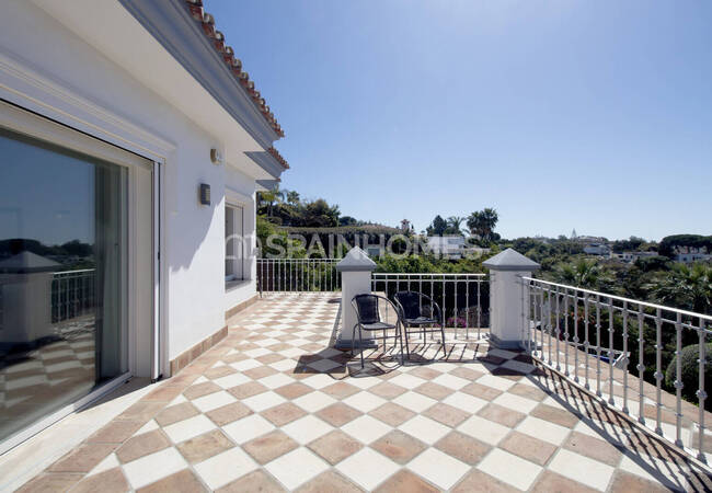 4-bedroom House with Sea View in Marbella Málaga 13
