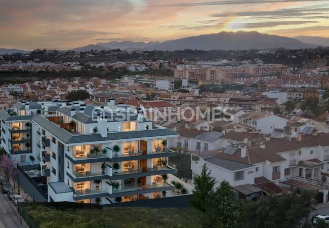 Málaga Fuengirola'da Havuzlu Sitede Daireler 11