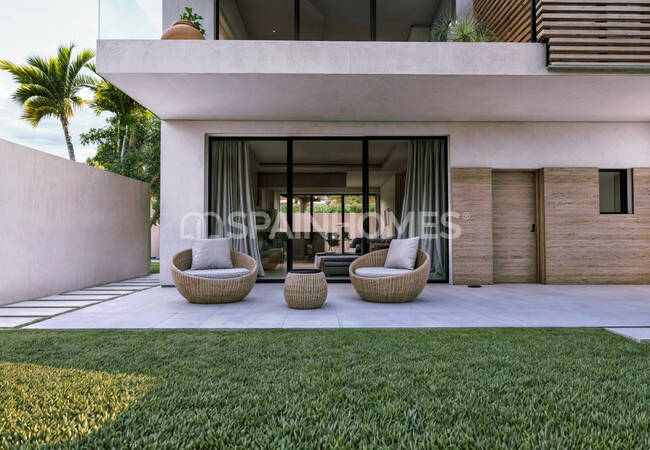 Energy-efficient Townhouses with Pools in a Complex in Estepona 5