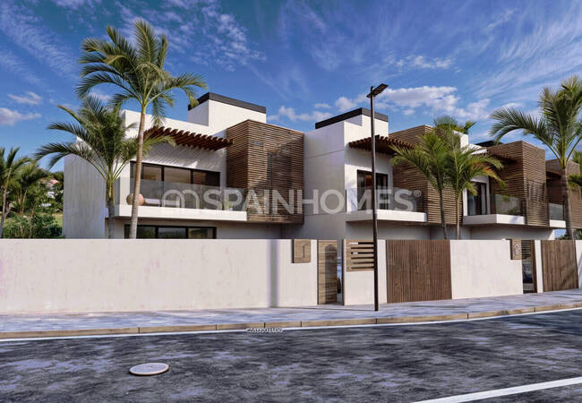 Energy-efficient Townhouses with Pools in a Complex in Estepona 7