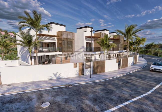 Energy-efficient Townhouses with Pools in a Complex in Estepona 4