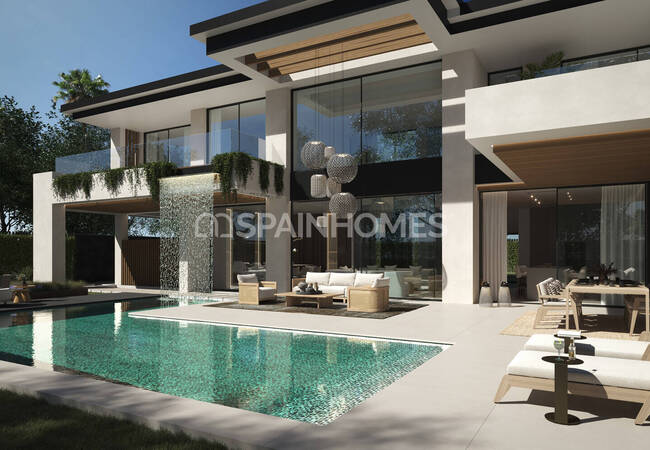 Detached Large Villas Near the Sea in Marbella 4