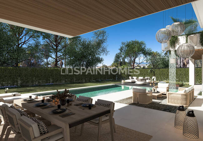 Detached Large Villas Near the Sea in Marbella 5