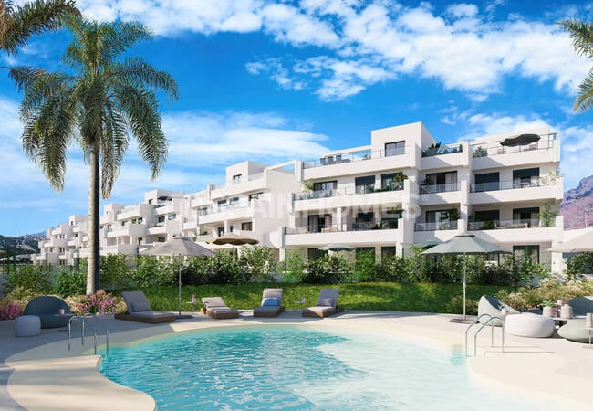 New Sea-view Flats in a Golfside Complex in Malaga Estepona 1