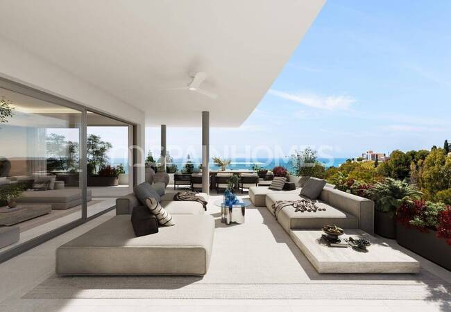 Beachside Sea-view Flats with Pool and Parking in Benalmadena 3