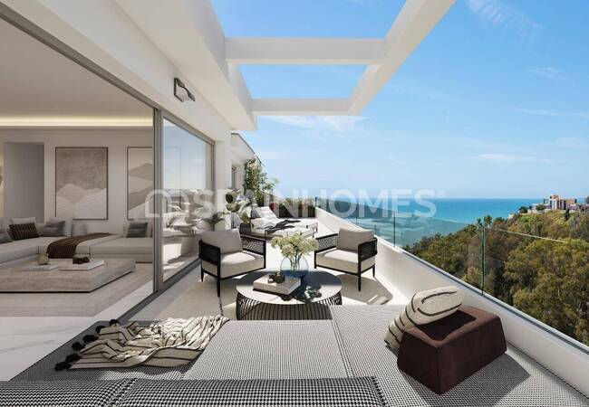 Beachside Sea-view Flats with Pool and Parking in Benalmadena 1