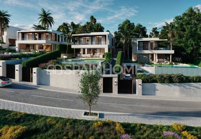 Sea-view Homes with Private Swimming Pools in Benalmadena Málaga 4