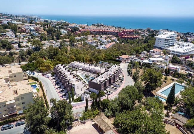 Málaga Fuengirola'da Havuzlu Sıfır Yarı Müstakil Evler 2