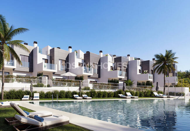 New Townhouses with Pool in Fuengirola Malaga