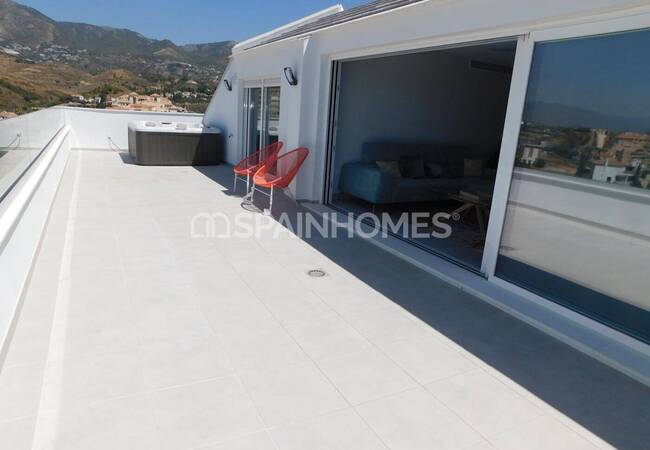 Stylish Penthouse in a Gated Complex in Fuengirola Malaga 13