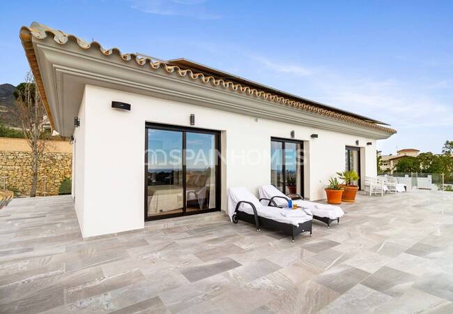 Spacious Detached 5-bedroom House in Benalmádena 16