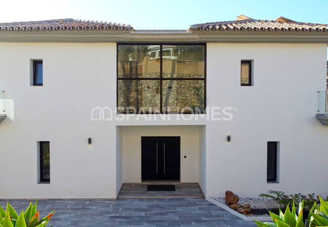 Spacious Detached 5-bedroom House in Benalmádena 4