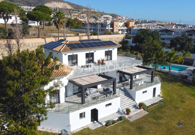 Rymligt Fristående Hus Med 5 Sovrum I Benalmádena