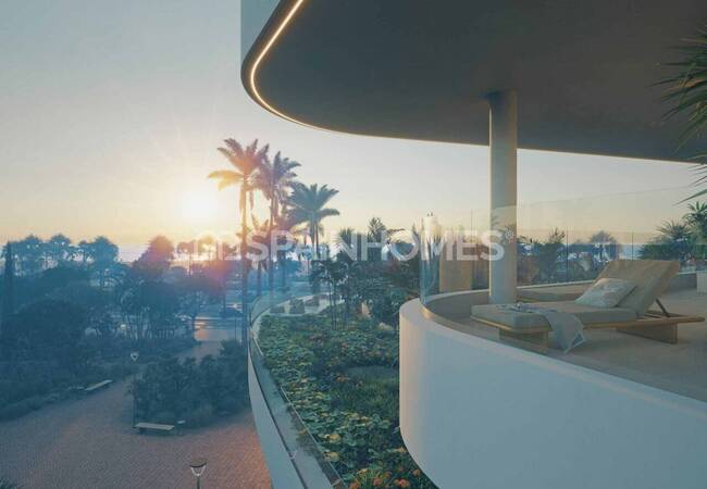 Beachfront Flats in a Complex with Rich Amenities in Malaga 9
