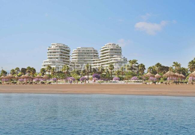 Beachfront Flats in a Complex with Rich Amenities in Malaga 4