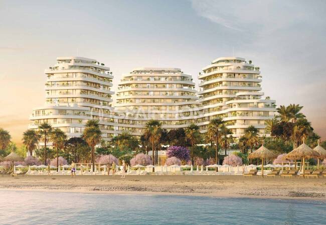 Beachfront Flats in a Complex with Rich Amenities in Malaga 8