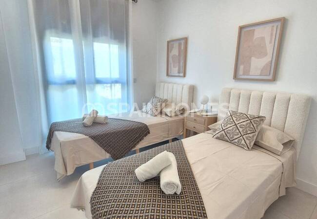 Spacious Flat with a 25 M² Terrace in Fuengirola 11