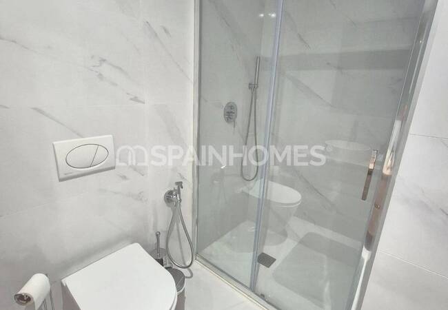 Spacious Flat with a 25 M² Terrace in Fuengirola 10