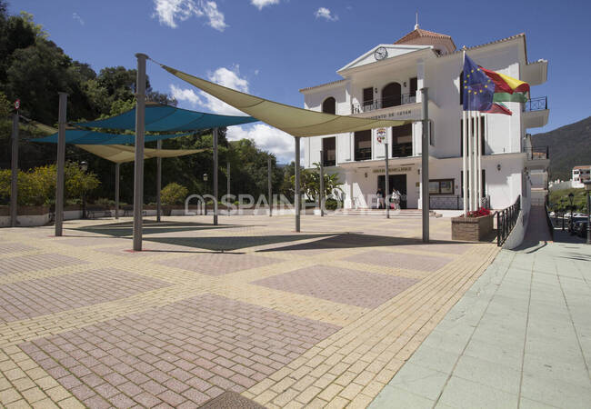 Duplex Penthouse with 80 M² Rooftop Solarium in Istán, Málaga 12