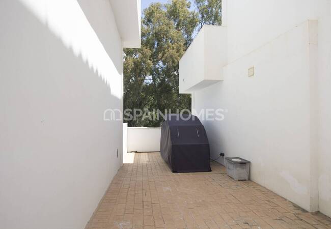 منزل بإطلالة بحرية مع مرافق رائعة في بينالمادينا 4