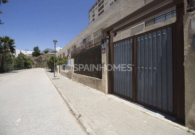 منزل مستقل حديث مكون من 6 غرف نوم مع جاكوزي في بينالمادينا 12