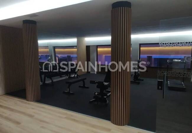 Stylish Townhouses with Private Pools and Gardens in Estepona 8
