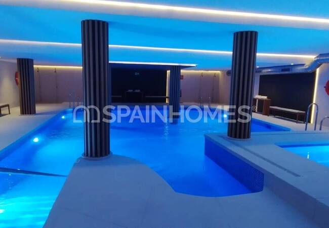 Stylish Townhouses with Private Pools and Gardens in Estepona 7