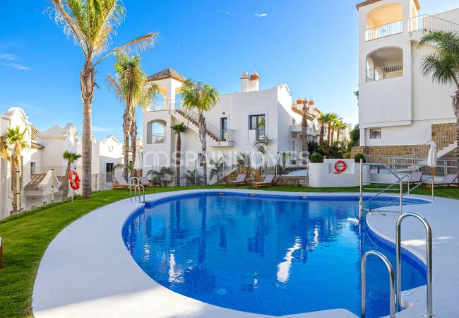 Stylish Townhouses with Private Pools and Gardens in Estepona 4