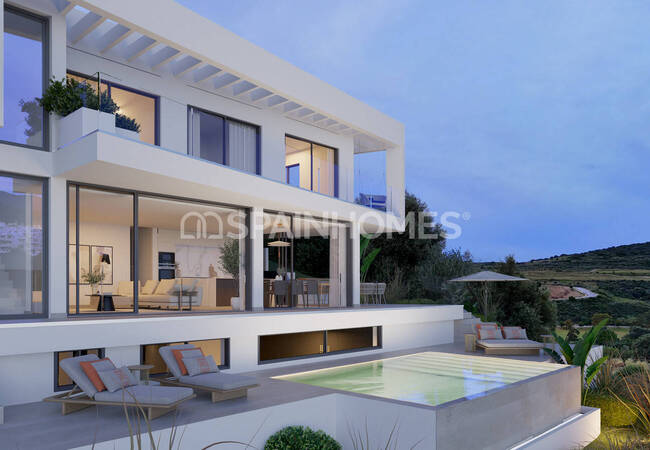 Houses with Sea Views and Outdoor Living in Estepona 2