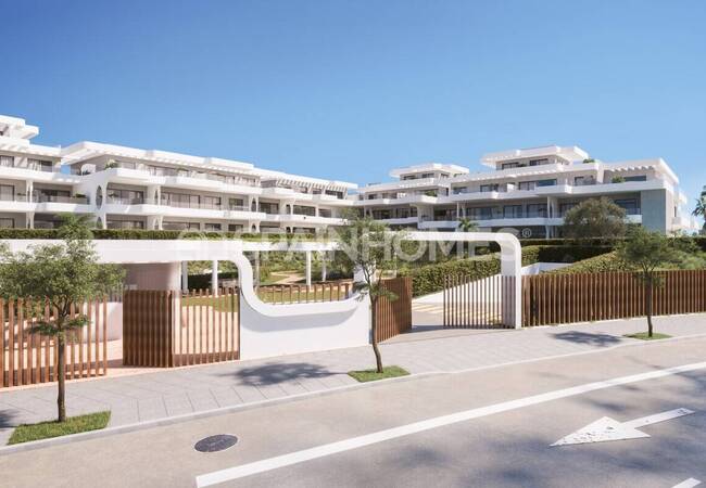 Sea View Apartments with Communal Pool in Estepona 4