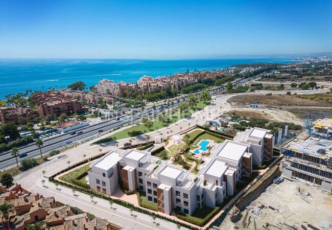 Sea View Apartments with Communal Pool in Estepona 3