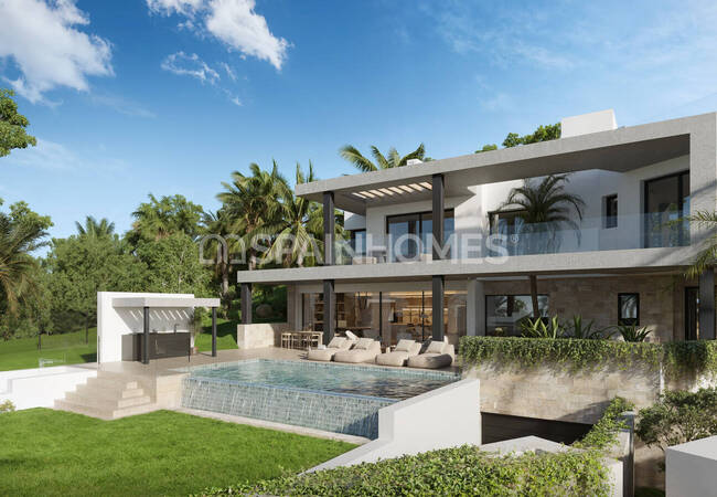 Bright Sea View Houses Near the Coast in Marbella 4