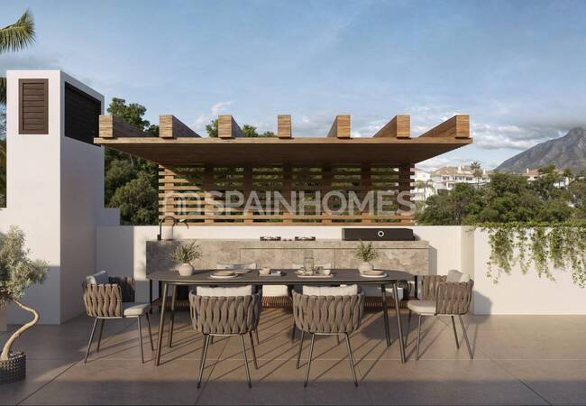 Bright Sea View Houses Near the Coast in Marbella 11