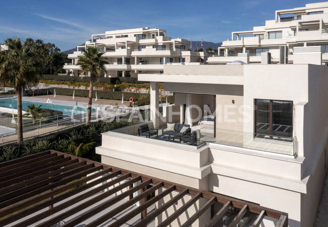 Marbella'da Site İçinde Taşınmaya Hazır Deniz Manzaralı Ev 10