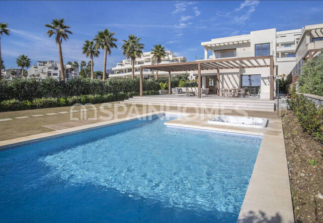 Marbella'da Site İçinde Taşınmaya Hazır Deniz Manzaralı Ev 2