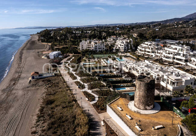 Maison Prête À Vivre En Bord De Mer, Complexe Fermé À Marbella 3