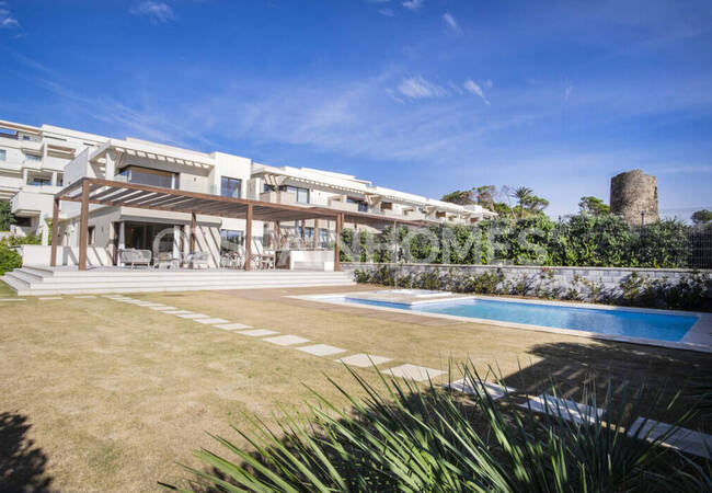 Maison Prête À Vivre En Bord De Mer, Complexe Fermé À Marbella 7