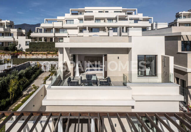 Maison Prête À Vivre En Bord De Mer, Complexe Fermé À Marbella 11