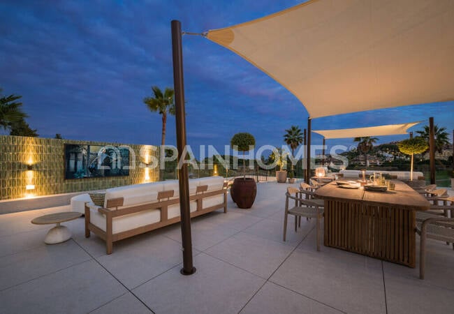 Luxury Villa with Pool Near Sea in Marbella 25