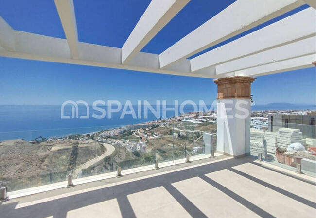 Sea-view Townhouses with Investment Potential in Torros Malaga 4