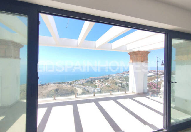 Sea-view Townhouses with Investment Potential in Torros Malaga 5