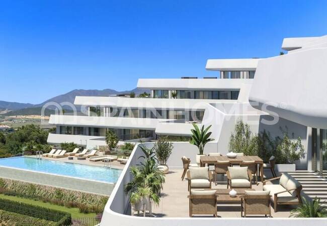 Malaga Casares'te Havuzlu Sitede Deniz Manzaralı Şık Daireler 1