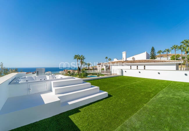 5-bedroom Villa with Pool and Jacuzzi in Benalmádena Málaga 5